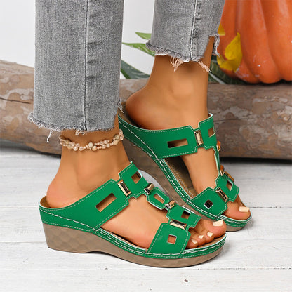 ✨ Női Retro Üreges Ék Szandál: Vintage Stílus és Légies Kényelem – Raktáron! 👡
